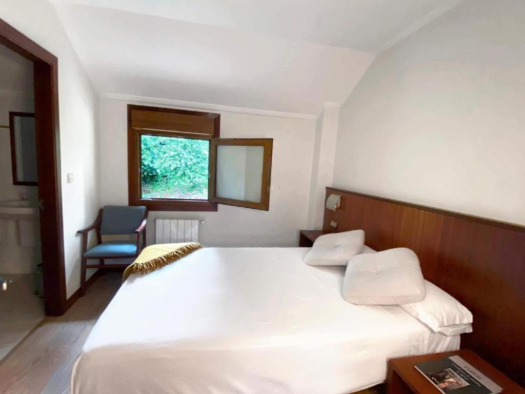 Hotel Entrerobles Sabaris Esterno foto