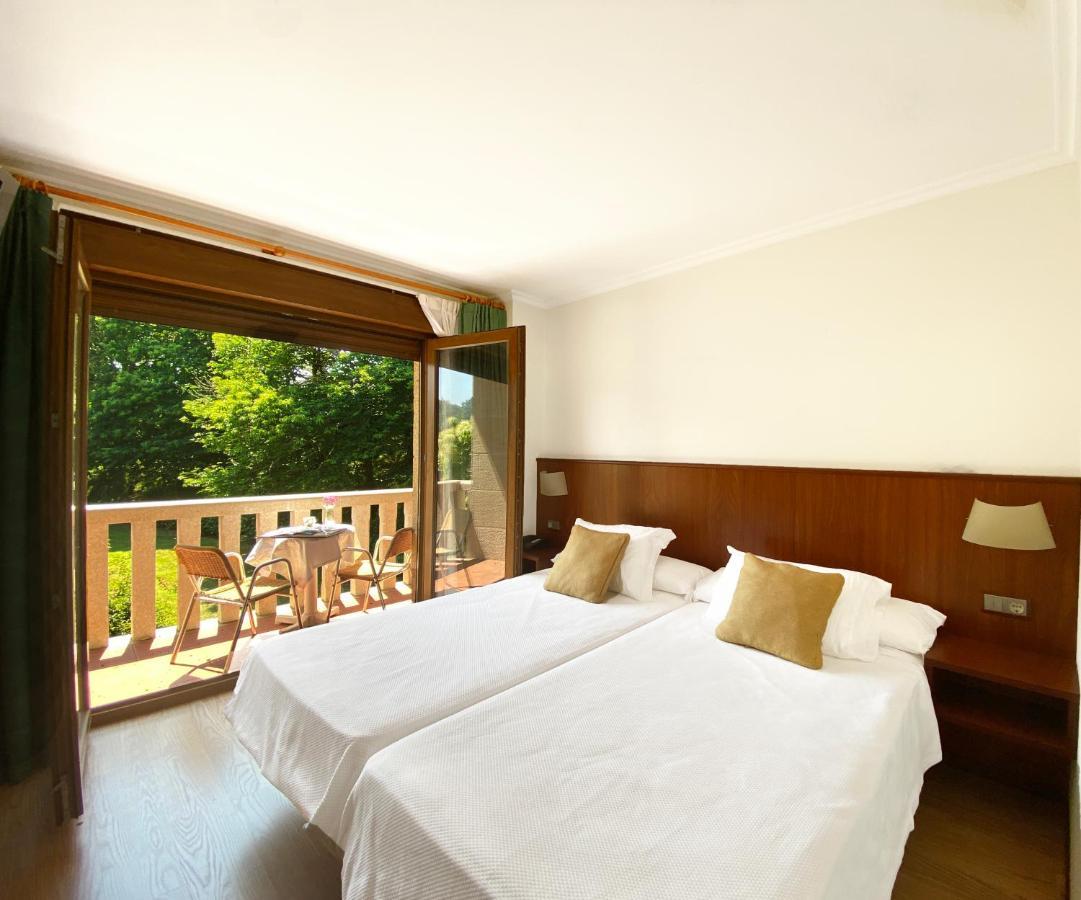Hotel Entrerobles Sabaris Esterno foto